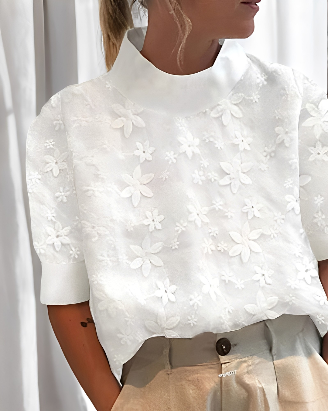 Julia - Elegante camicetta ricamata con colletto alto per donne